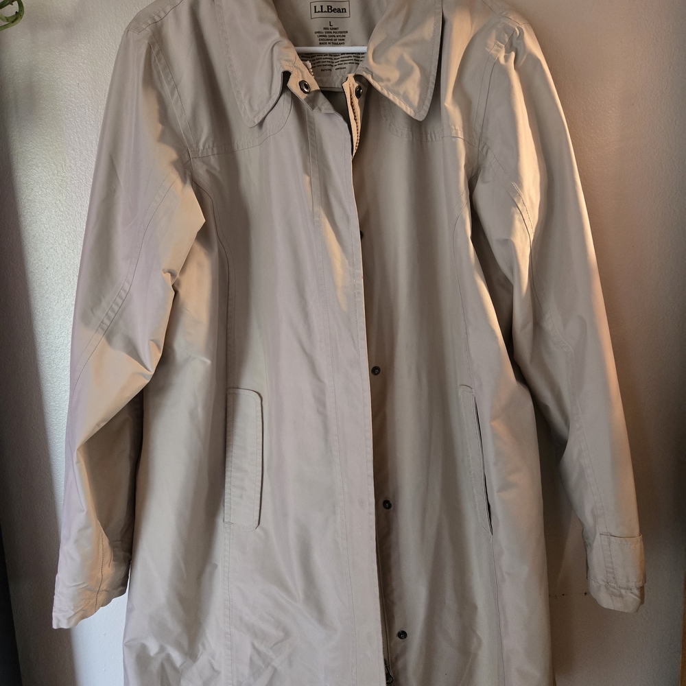 L.L. Bean Women's Cream Rain Jacket Size Large